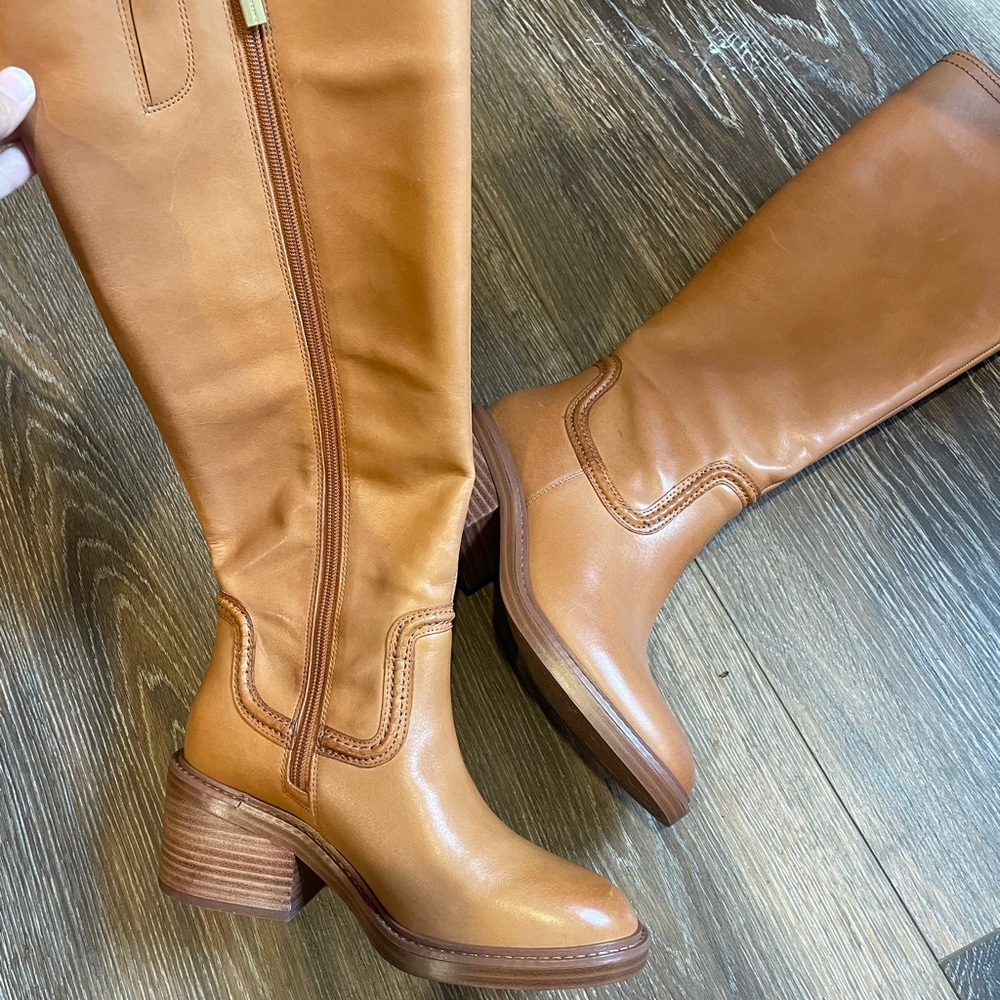 Fall boots - Picture 2 of 3